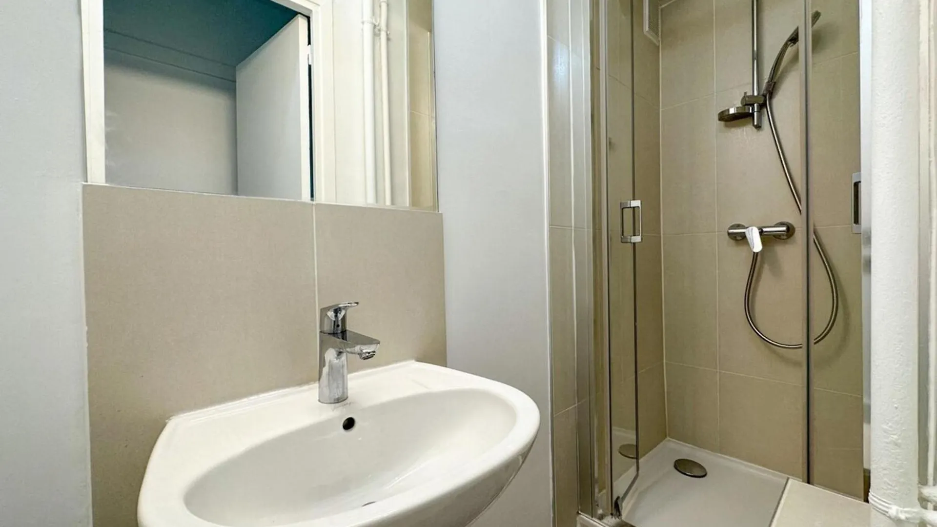Flexliving - Room - Remusat Paris 0*,  France
